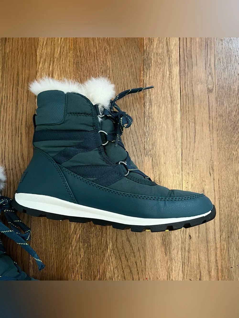 Sorel Whitney Short Waterproof Boots Womens 7.5